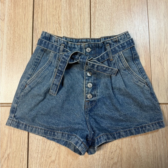 Abercrombie & Fitch Paper Bag Waist Jean Shorts - Picture 3 of 5